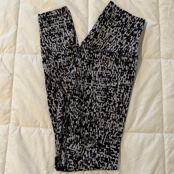 Lululemon Align Tights / high rise - Size 4 - Picture 1 of 3